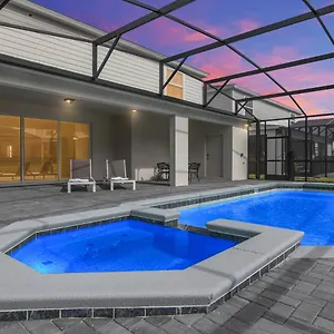 Holiday home Magical Mansion 10 Bedroom W Pool Near, Davenport